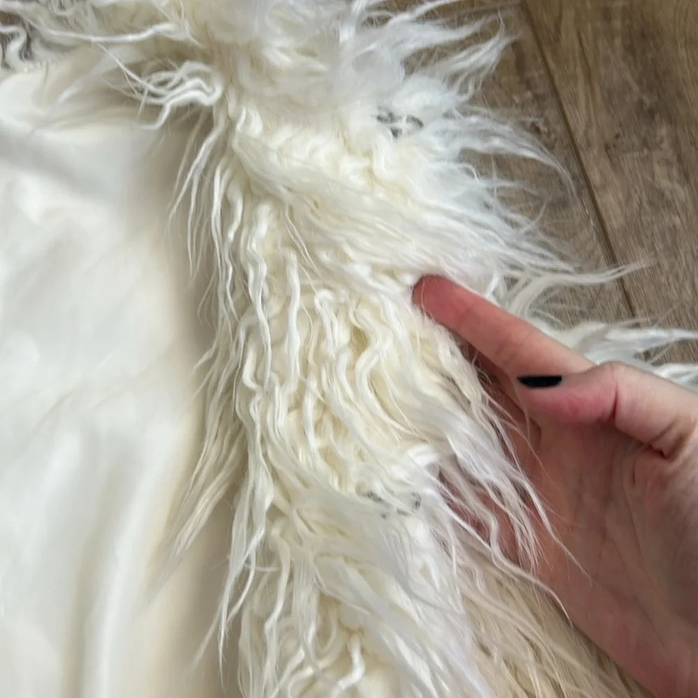 NWT Mossimo faux fur vest XS - Picture 3 of 5